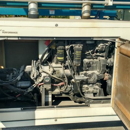 Motor de equipamento aberto para manutenção