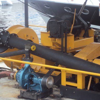 Draga Marinas Nacionais reforma e fornecimento Motorep Equipamentos empilhadeiras