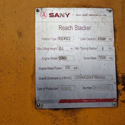 Placa de identificação de uma Reach Stacker SANY