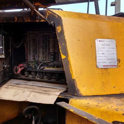 Equipamento aberto para manutenção interna