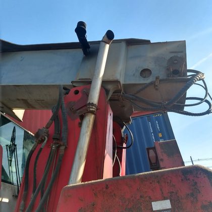 Empilhadeira para containers Locação