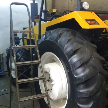 Valtra 980 trator 4x4 reforma Motorep empilhadeiras 1