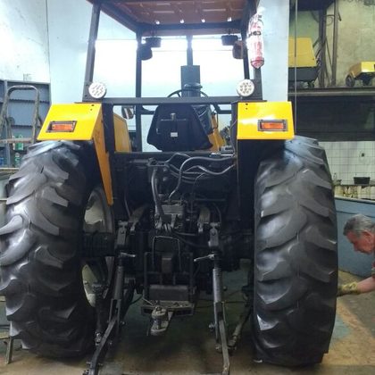 Valtra 980 trator 4x4 reforma Motorep empilhadeiras 4