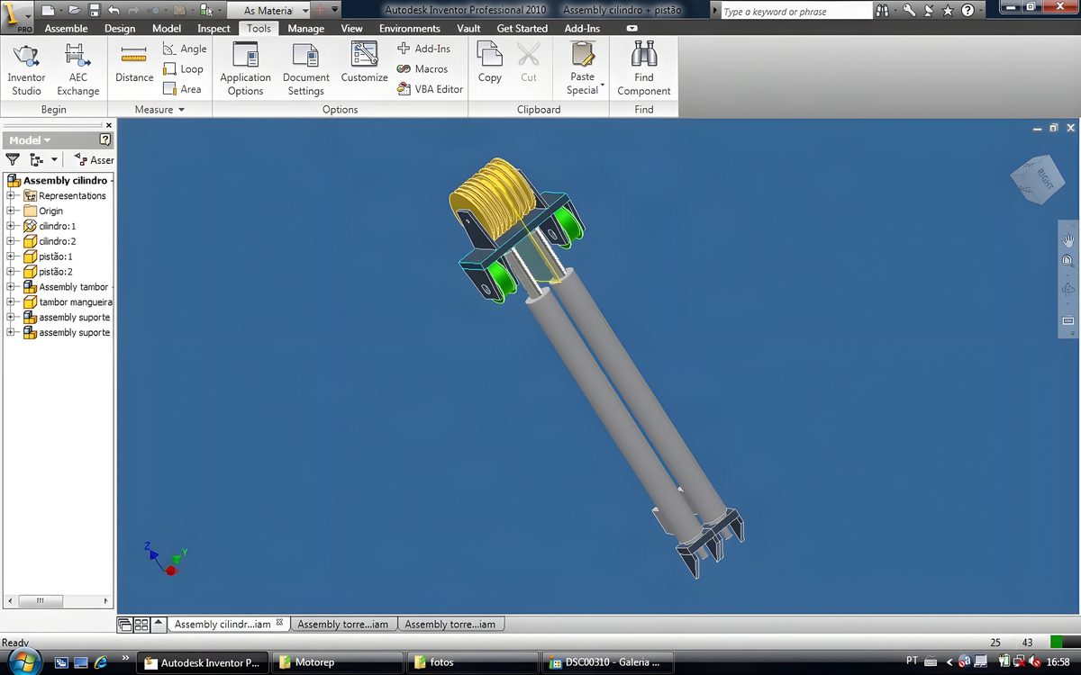 Projeto de implemento de empilhadeira em CAD, feito pela Motorep